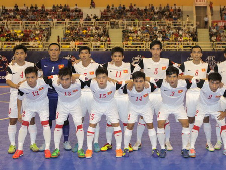 Đoàn Ngọc Hào (số 13) trong đội hình tuyển Futsal Việt Nam dự AFC Cup 2014 tại Thành phố Hồ Chí Minh.